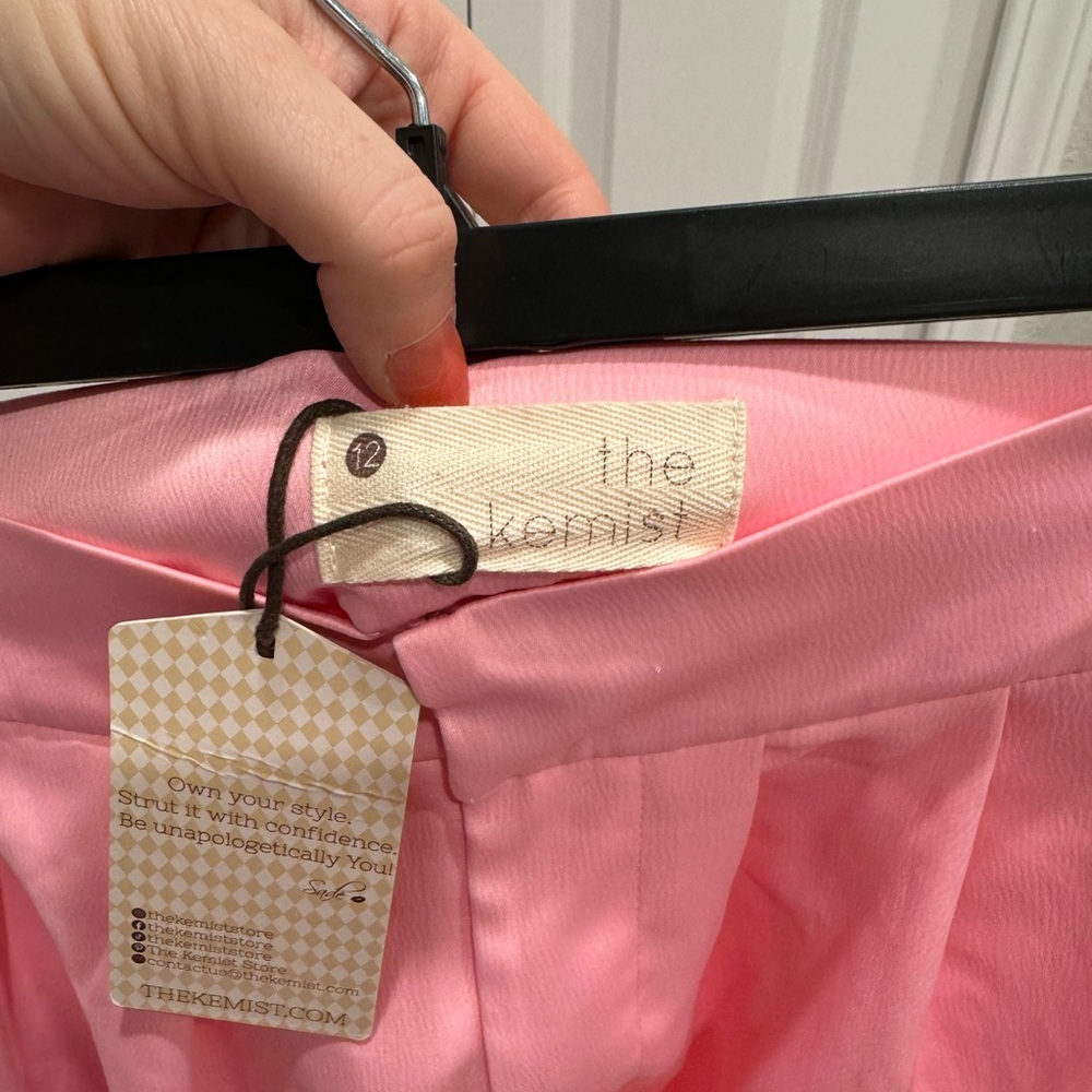 The Kemist High Waist Pink Pleated Shorts - Picture 3 of 9